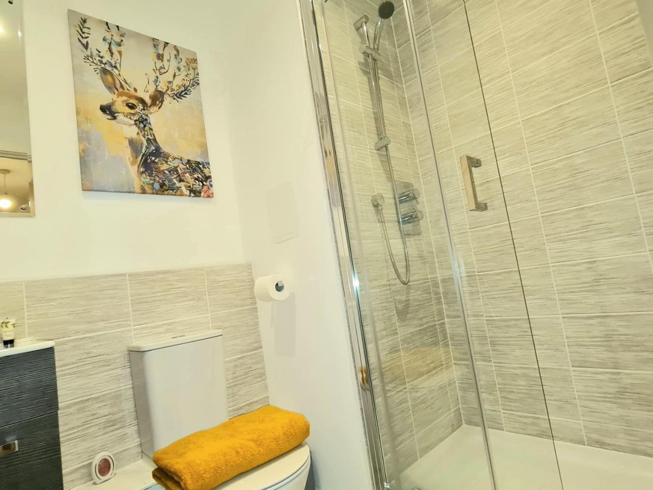 Exquisite Cosy 2-Bed Apartment In Salford マンチェスター エクステリア 写真